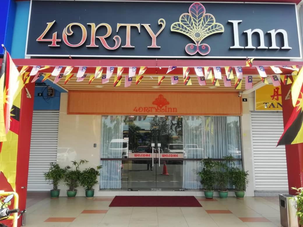 4Orty Inn Бінтулу Екстер'єр фото