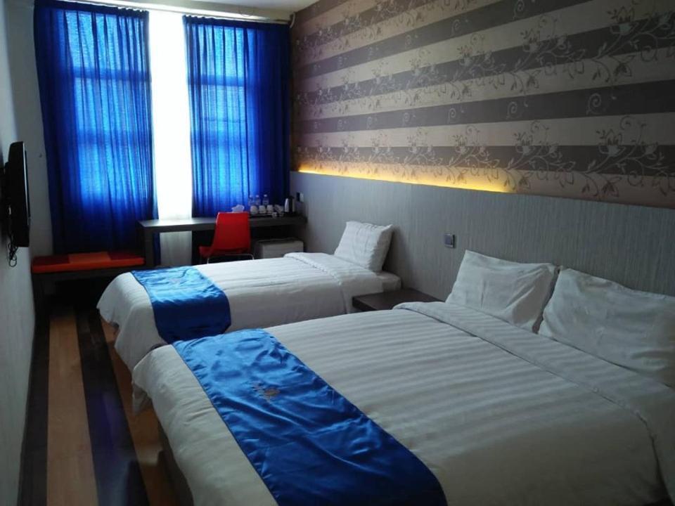 4Orty Inn Бінтулу Екстер'єр фото
